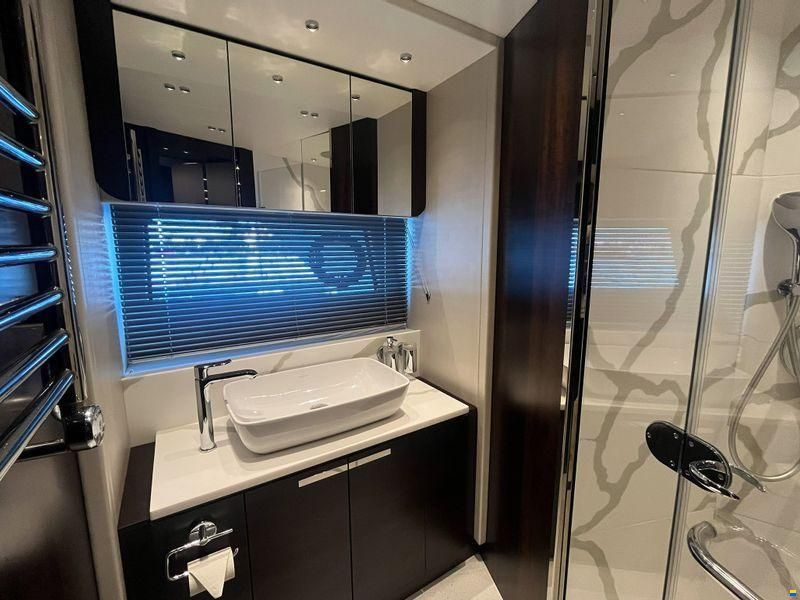 Sunseeker Predator 74 XPS