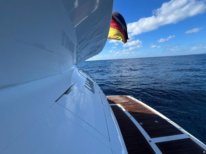 Sunseeker Predator 74 XPS