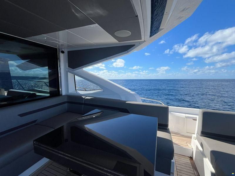 Sunseeker Predator 74 XPS