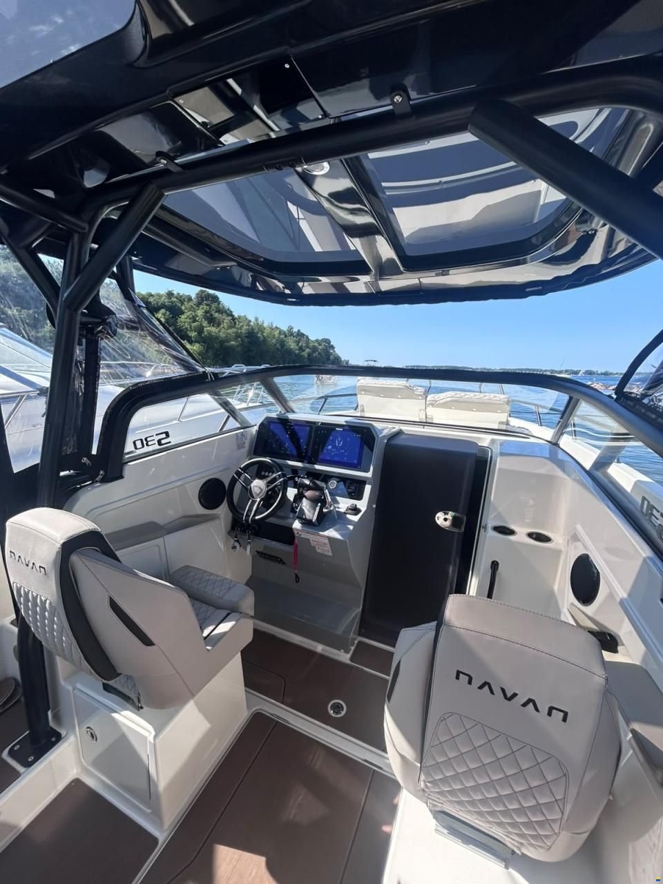 Navan S 30 inkl. 2x F300 PS V8