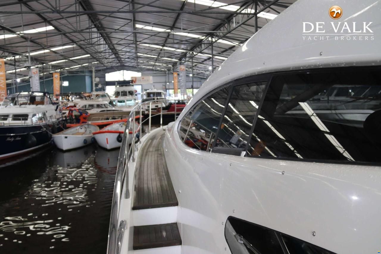 Azimut 68 Plus