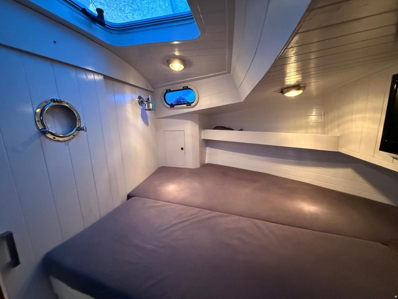 Nauticat JANMOR 33