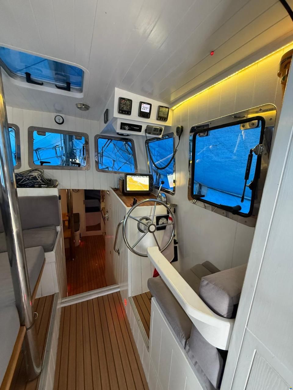 Nauticat JANMOR 33
