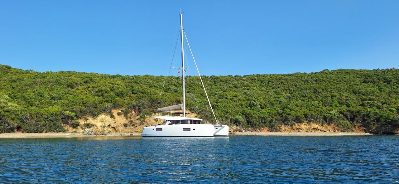 Lagoon 42