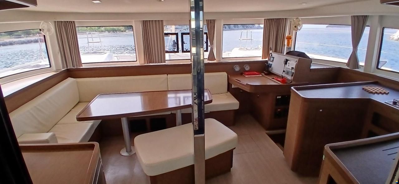 Lagoon 42