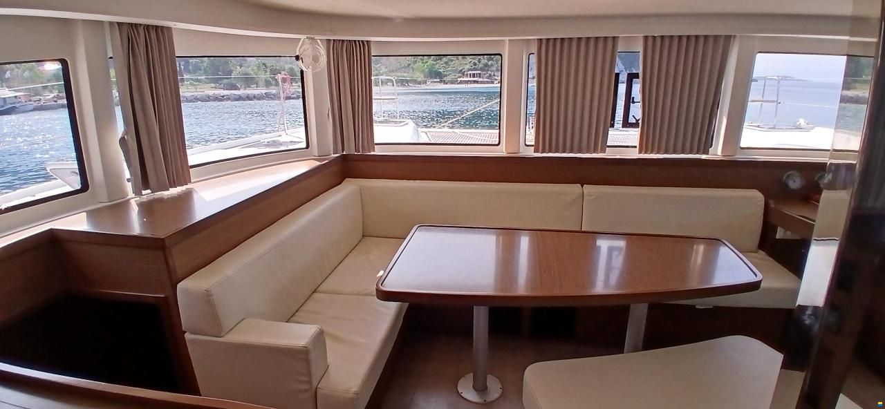 Lagoon 42