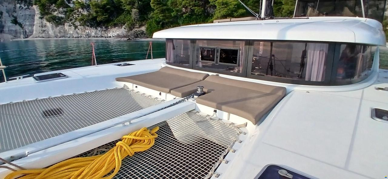 Lagoon 42