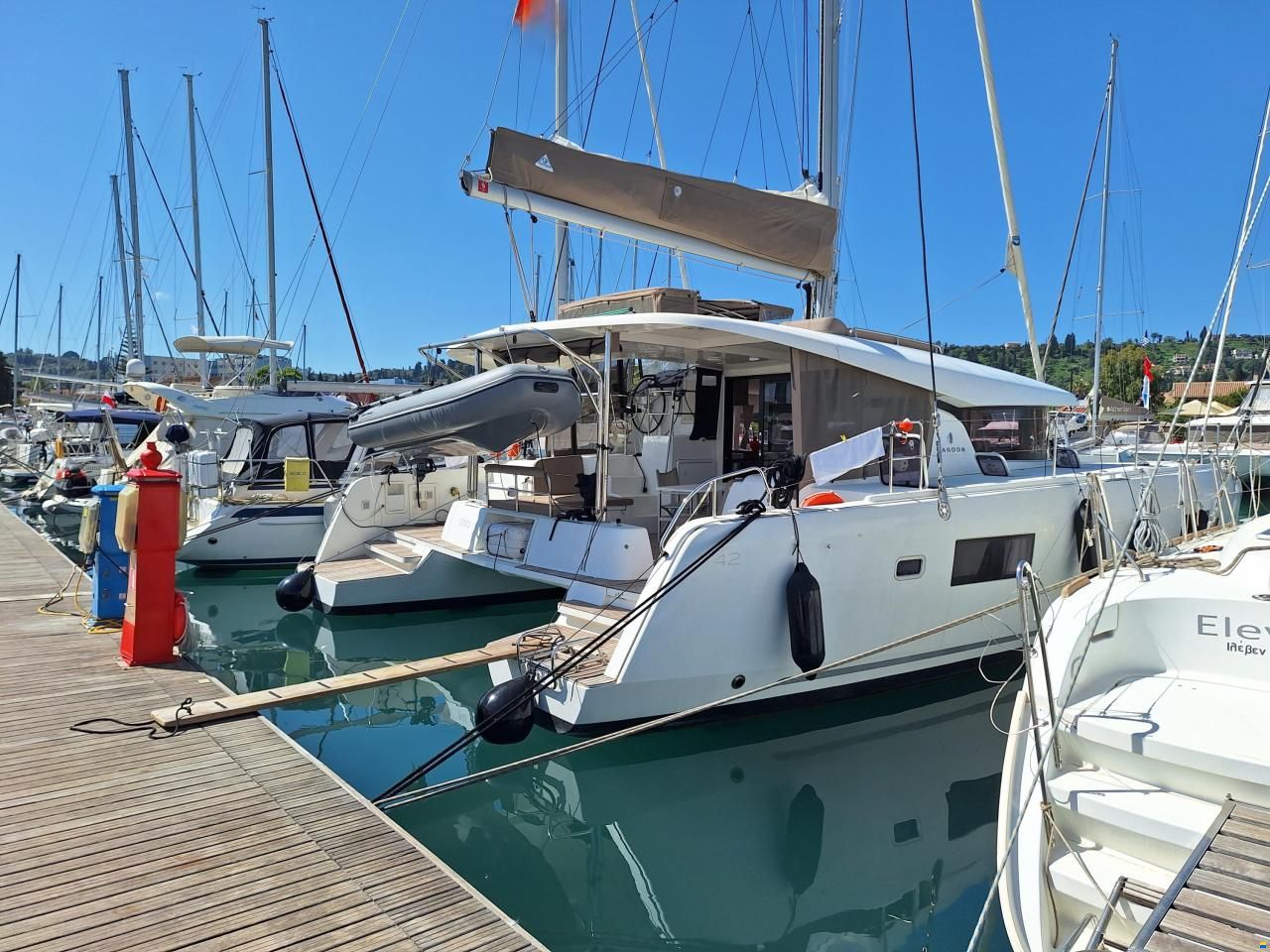 Lagoon 42