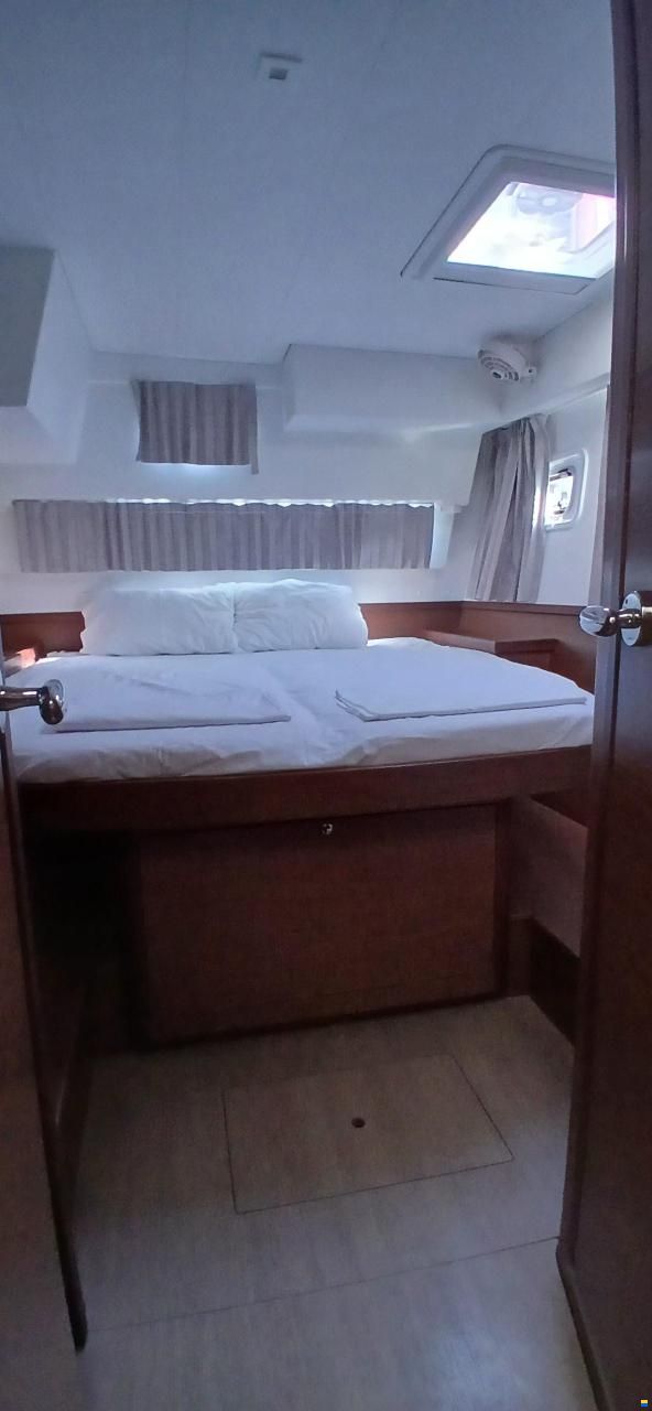 Lagoon 42