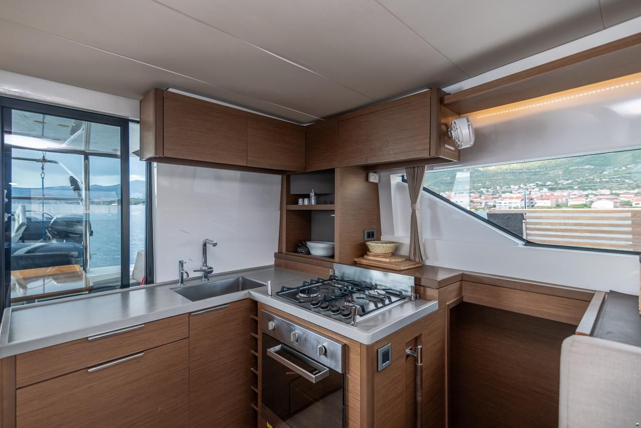 Lagoon 50