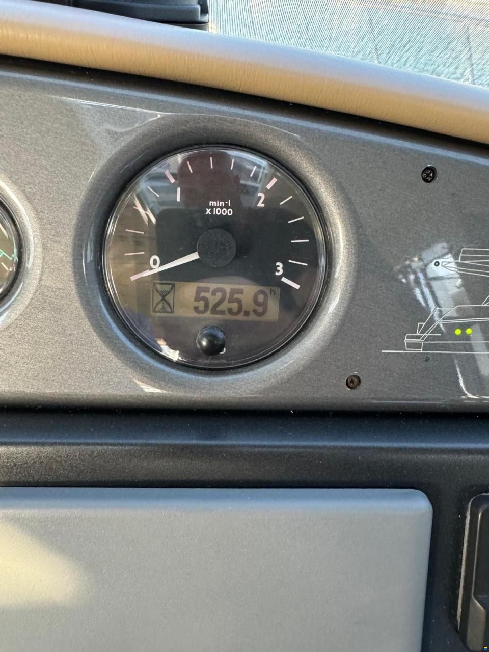 Sealine T60