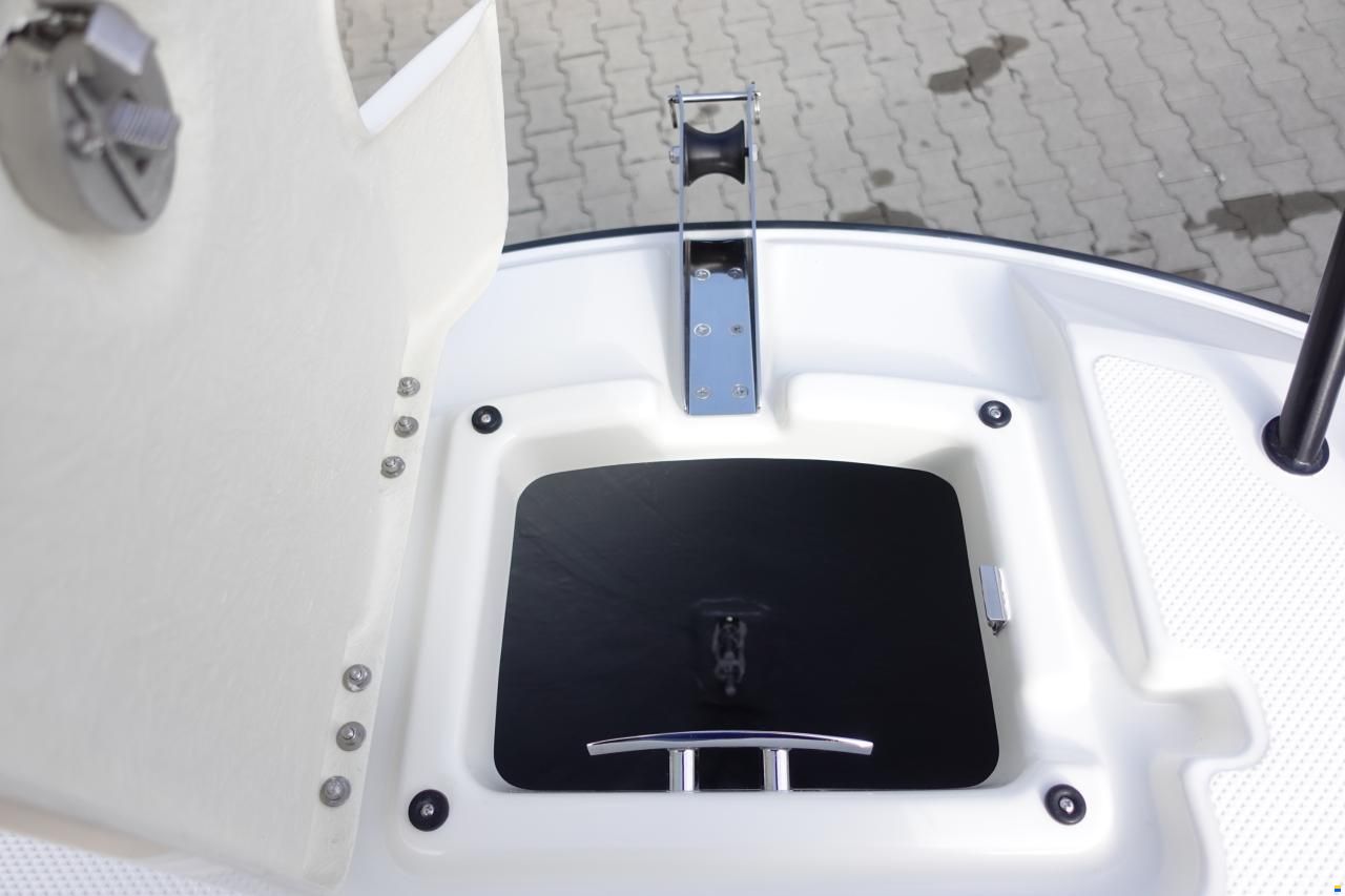 Quicksilver Activ 555 Open & Trailer (auf Lager)