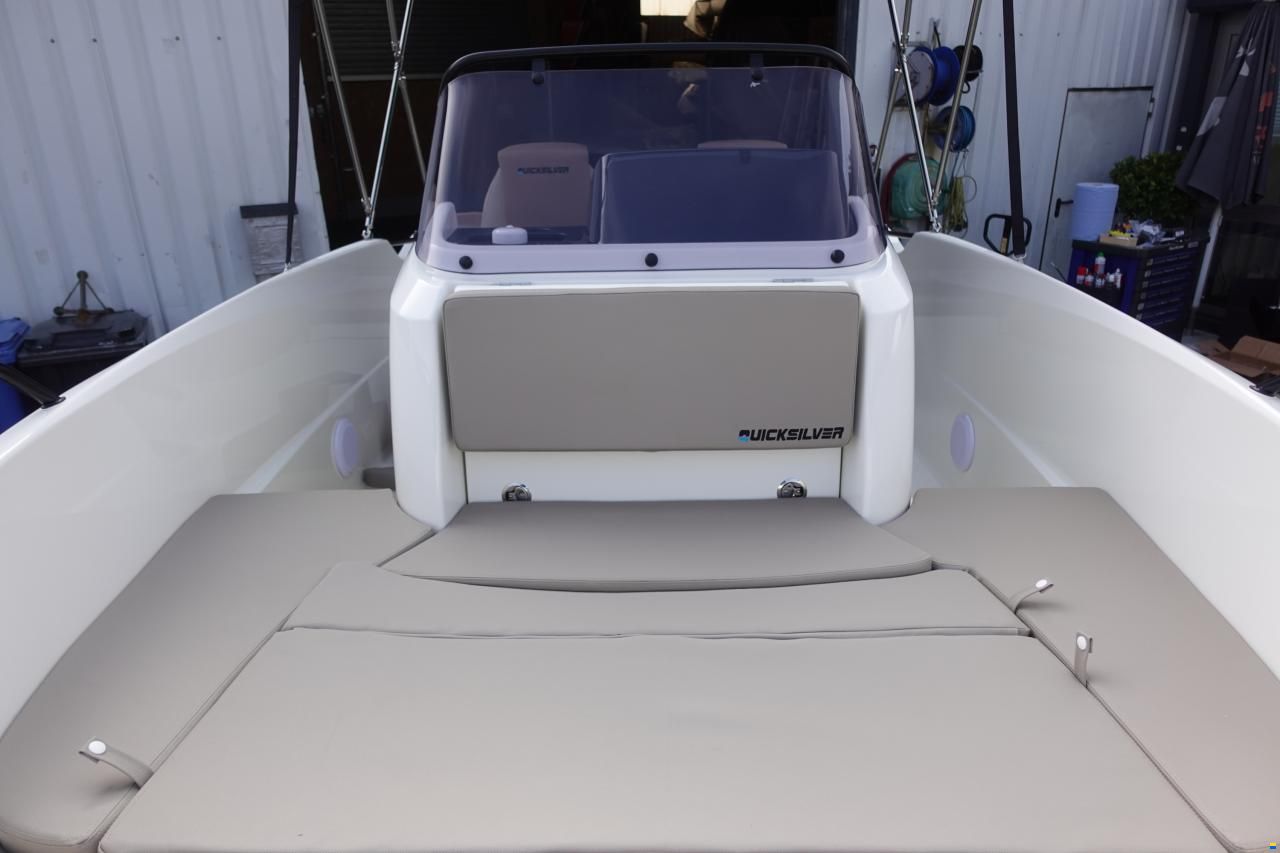 Quicksilver Activ 555 Open & Trailer (auf Lager)