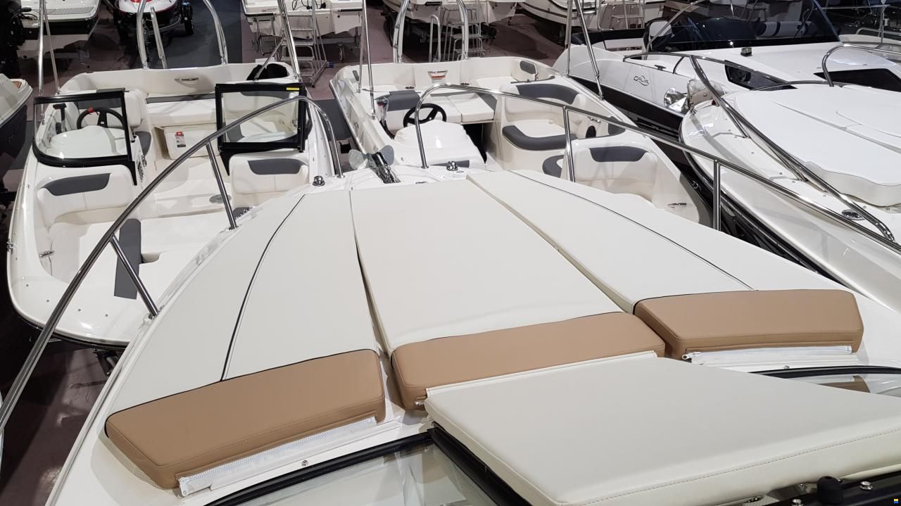 Bayliner 742 R