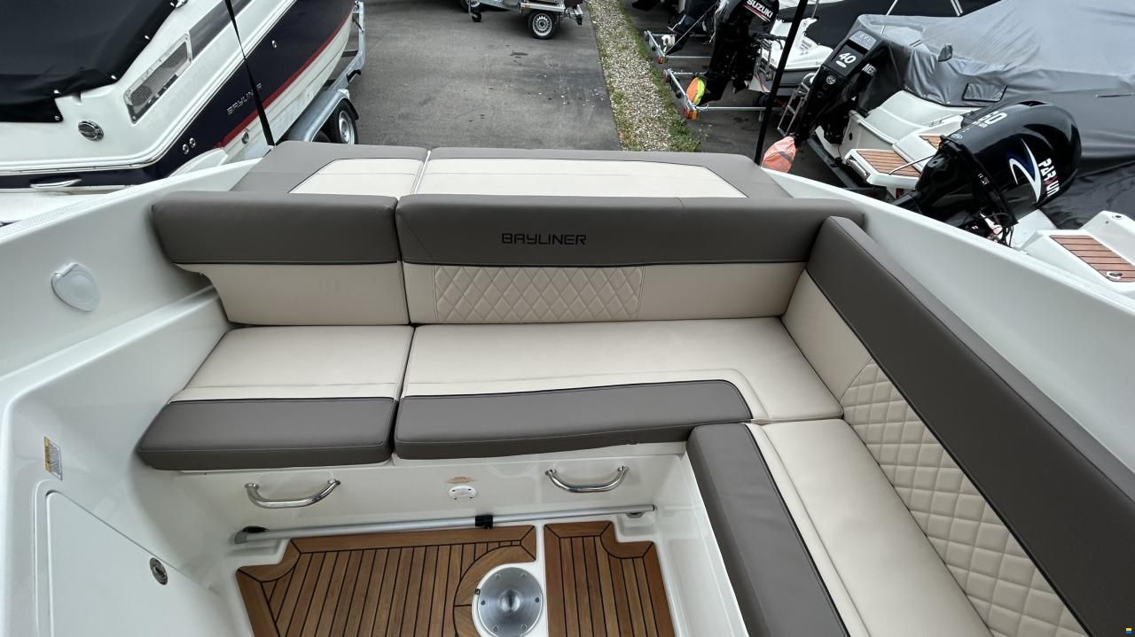 Bayliner 742 R