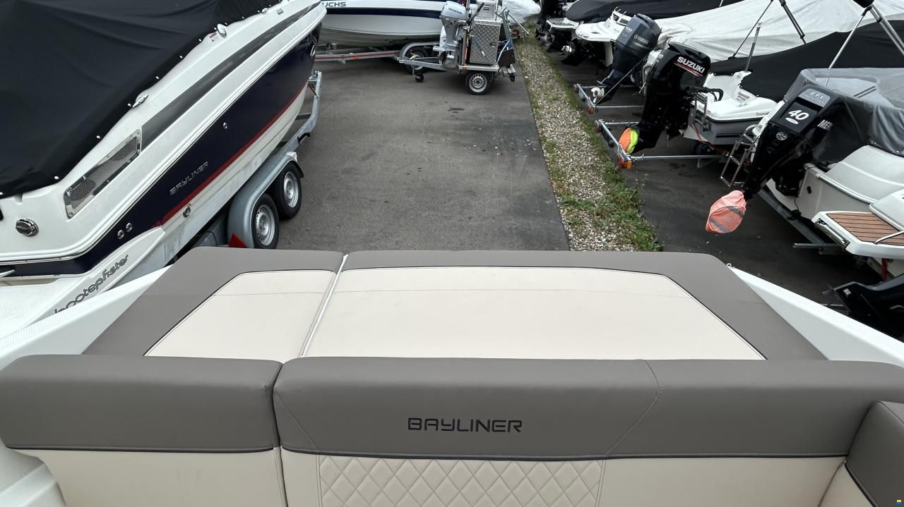 Bayliner 742 R