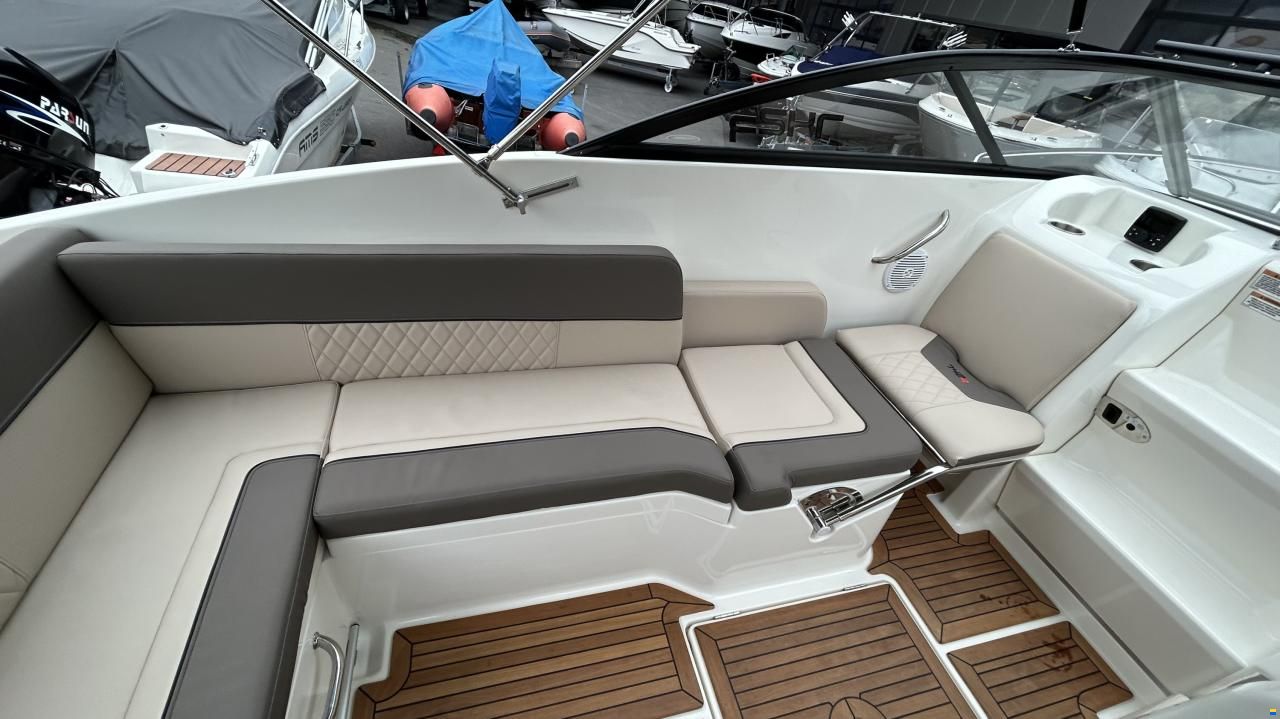 Bayliner 742 R