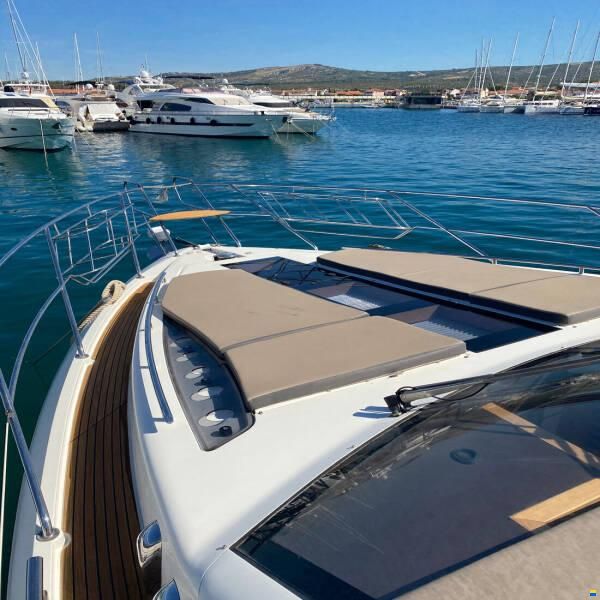 Galeon 550 Fly