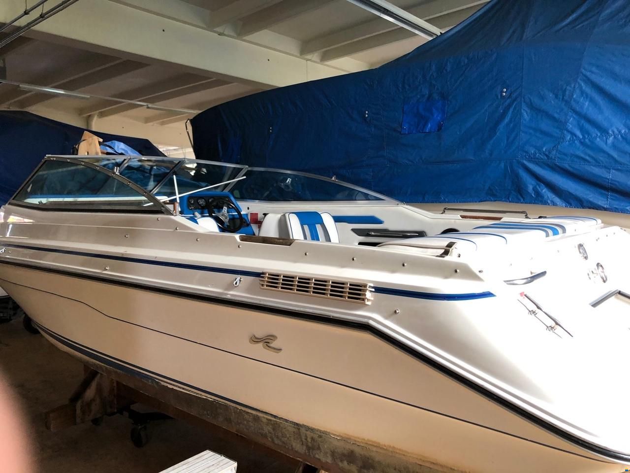 Sea Ray 220 CC