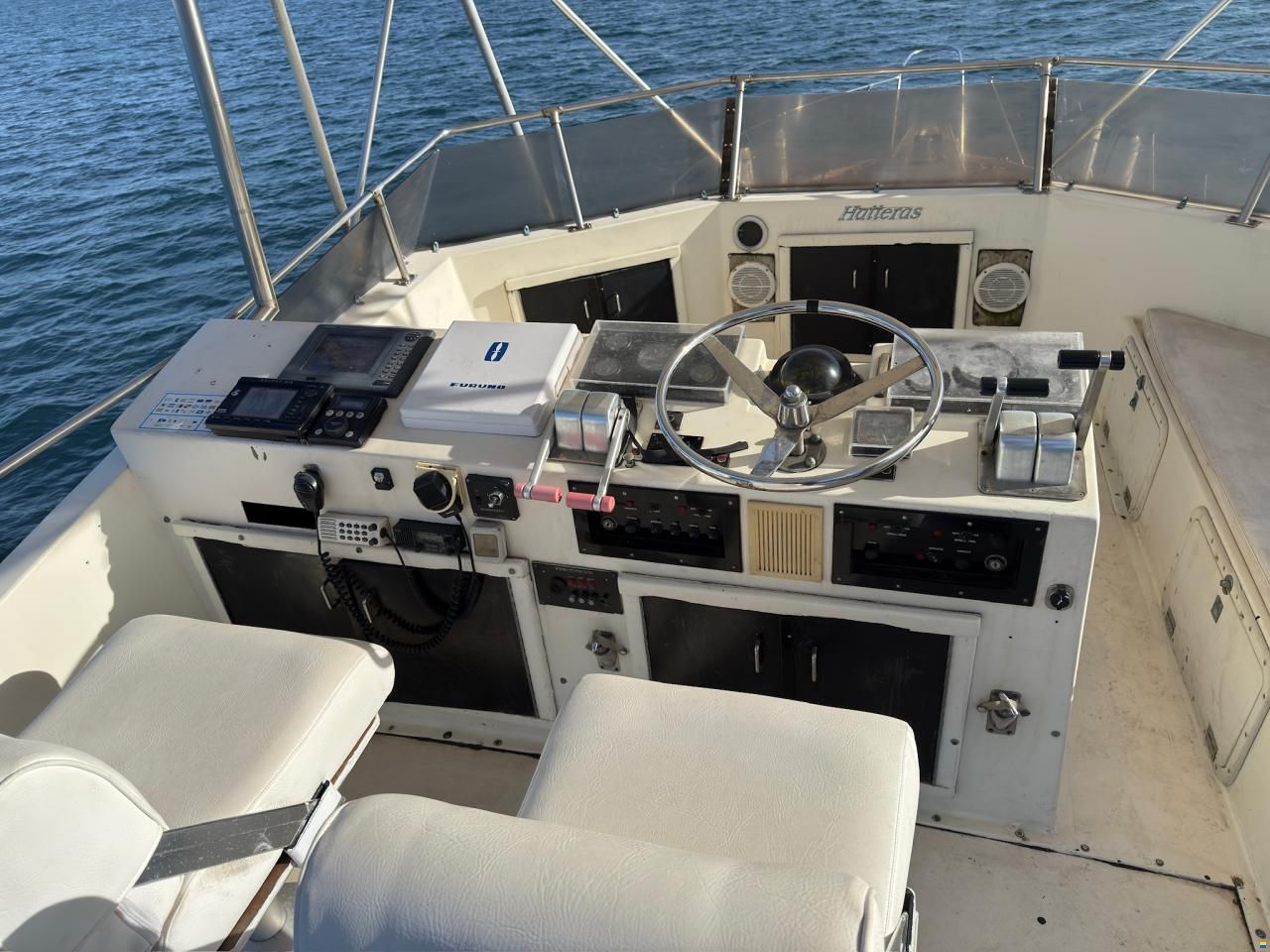 Hatteras 46 Convertible