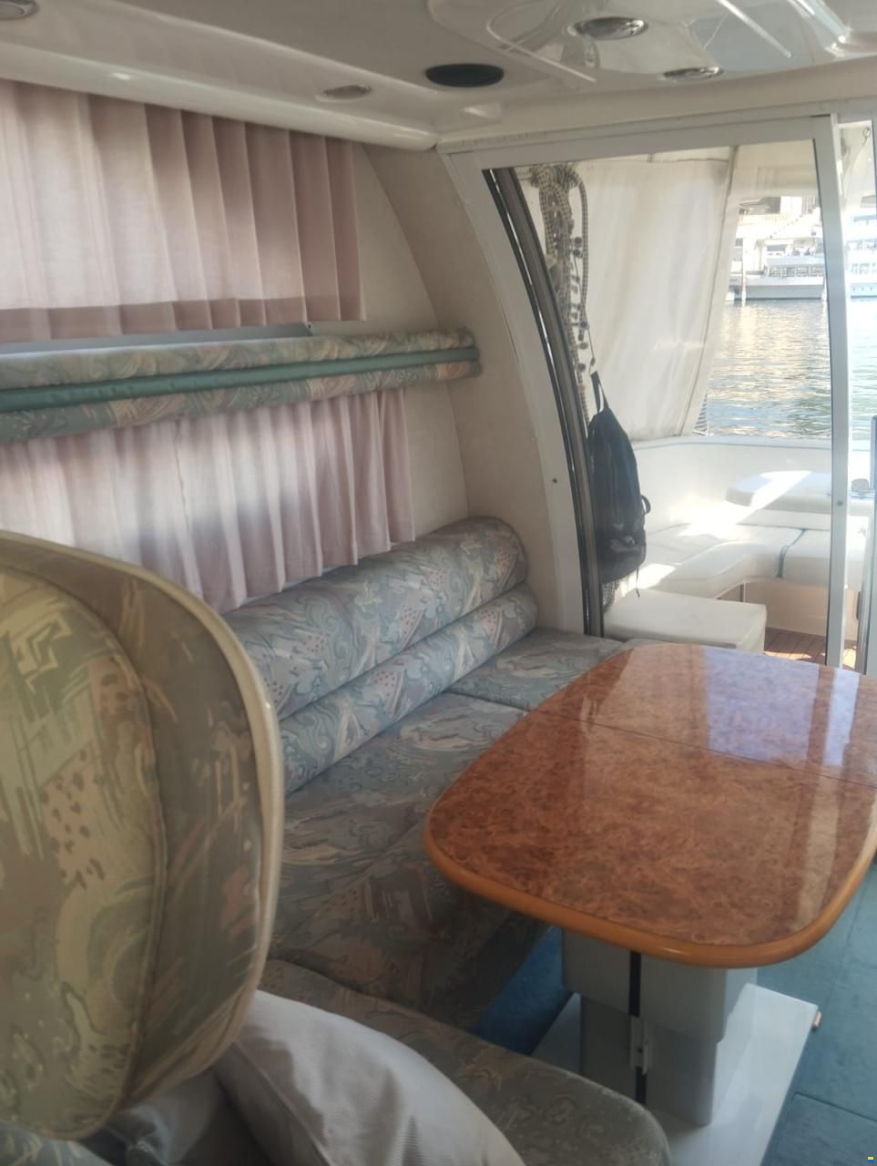 Sealine F33