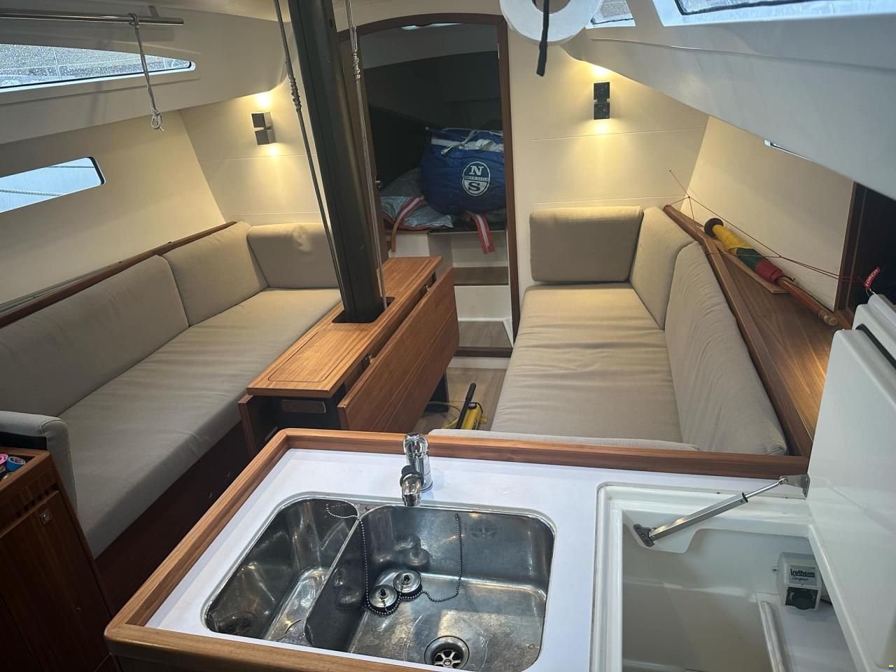 J Boats 112E