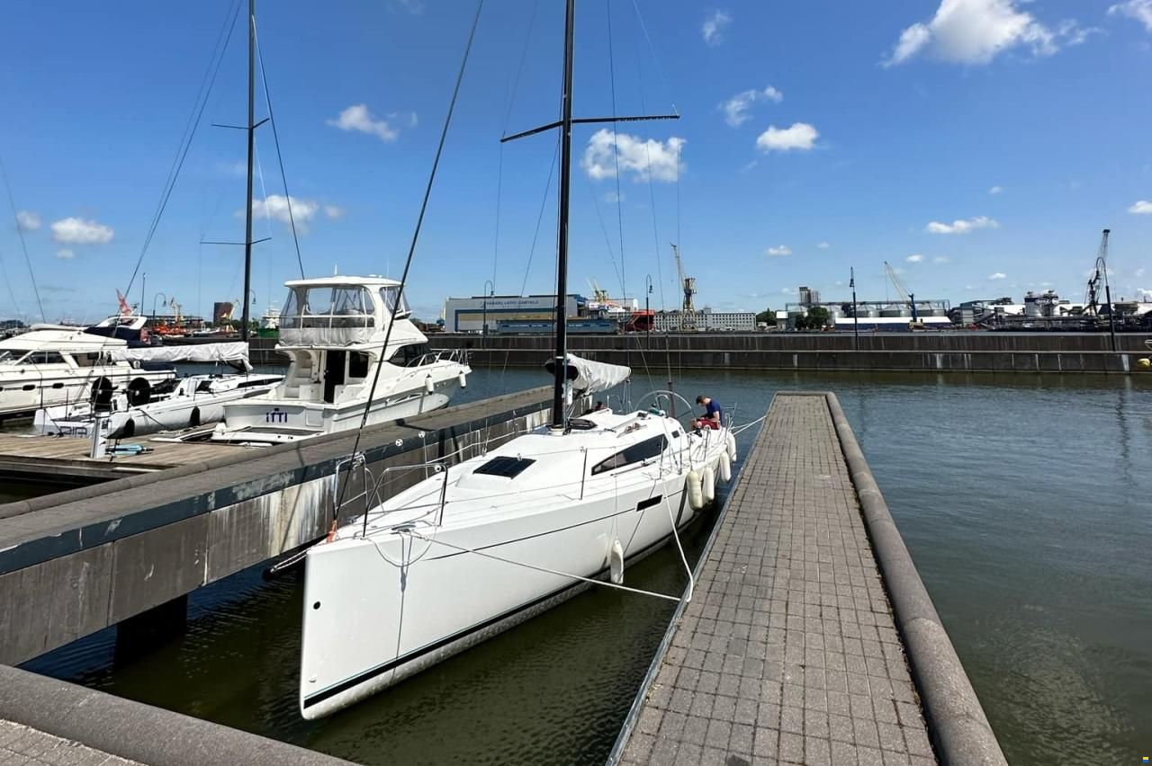 J Boats 112E
