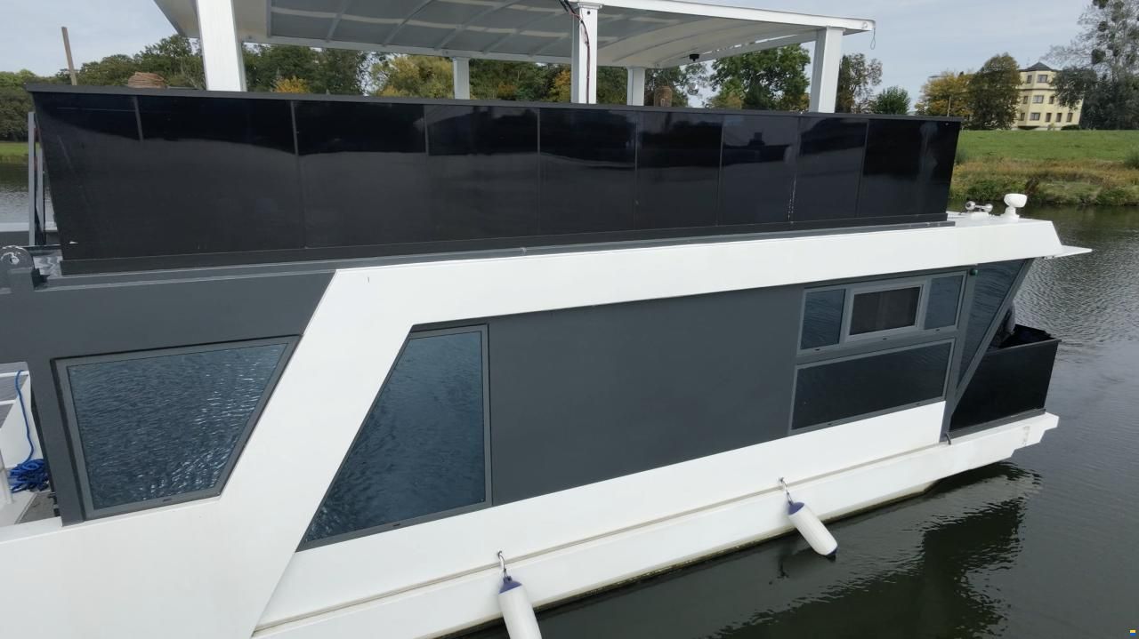 River Yacht HB-1200