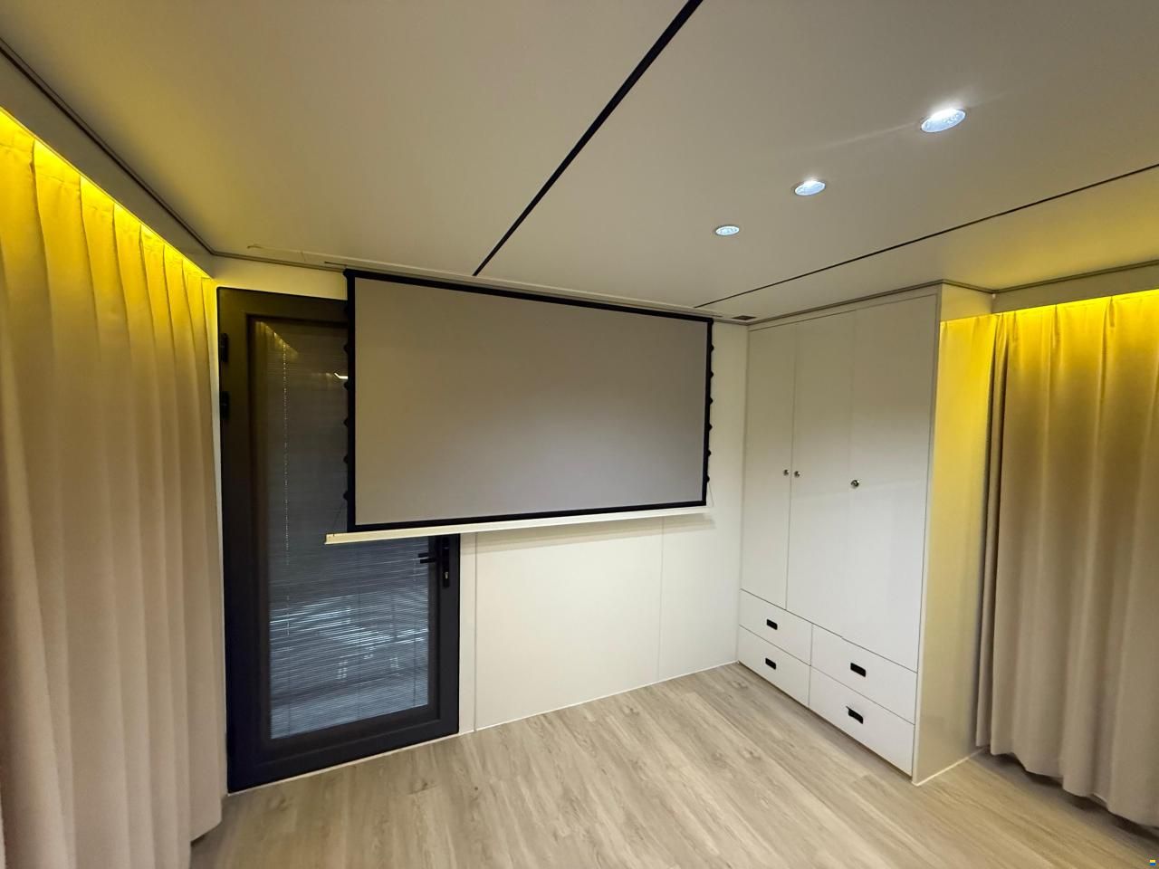 River Yacht HB-1200
