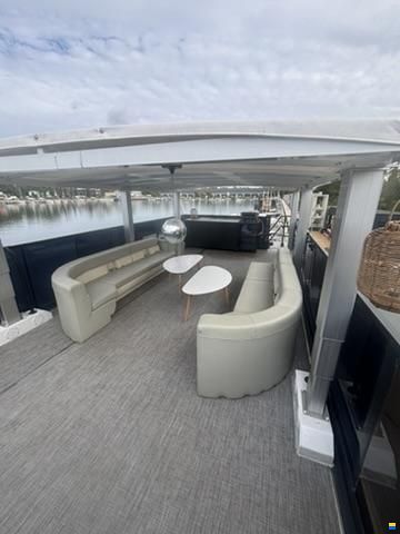 River Yacht HB-1200