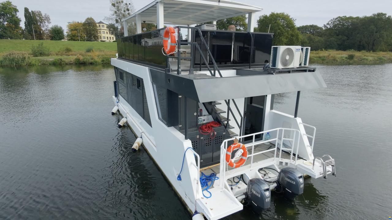 River Yacht HB-1200