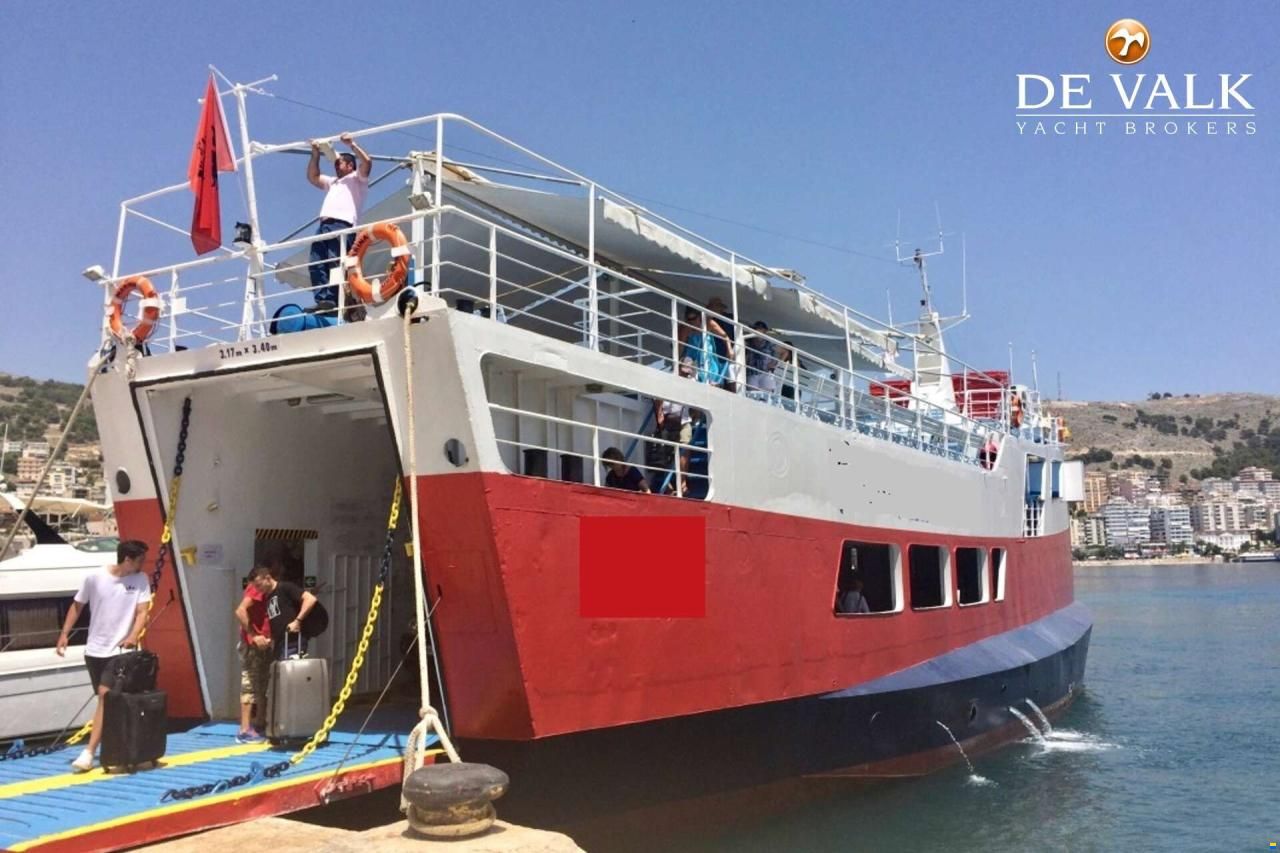 CAR/PASSENGERS FERRY 40
