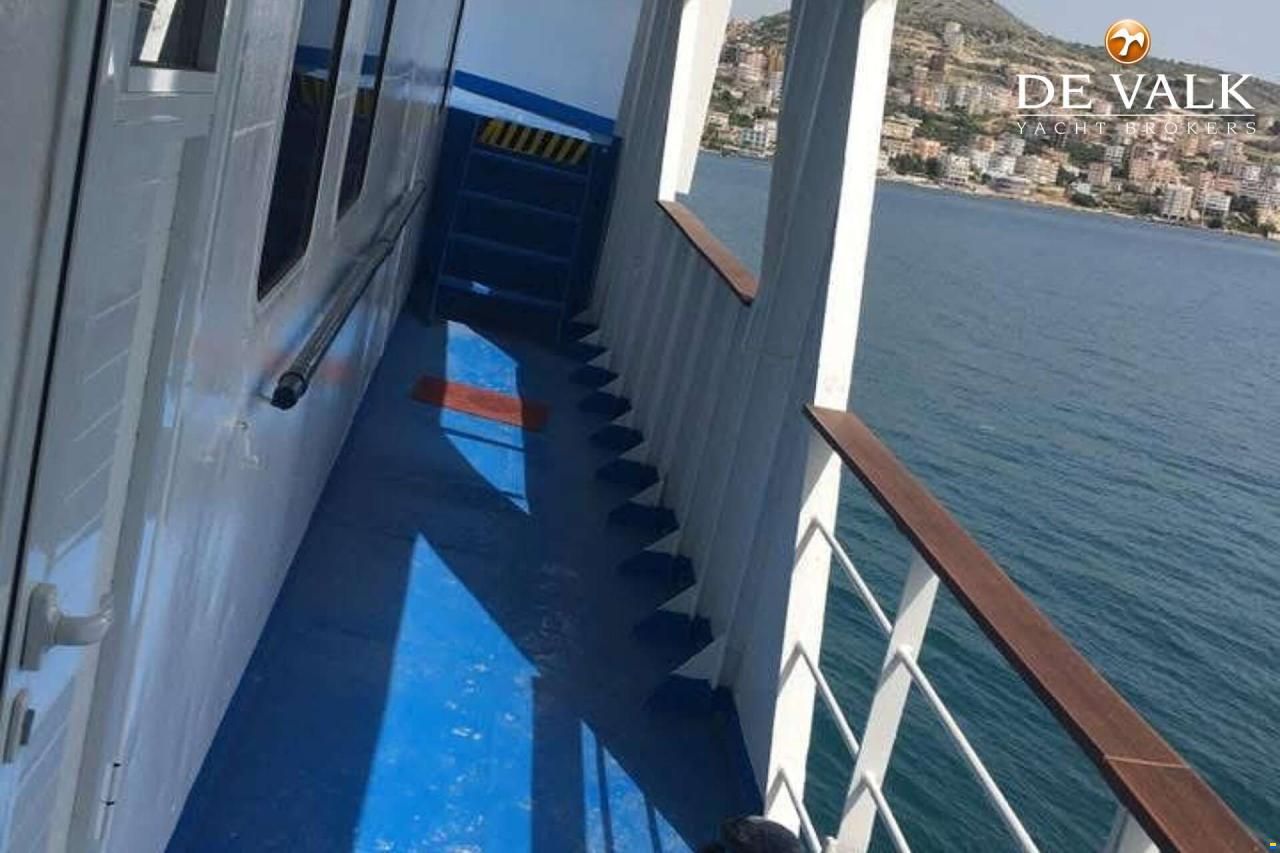 CAR/PASSENGERS FERRY 40