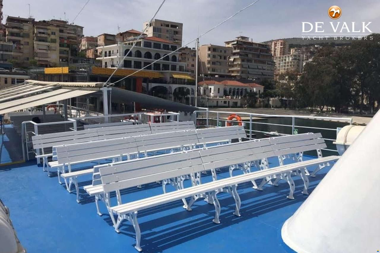 CAR/PASSENGERS FERRY 40
