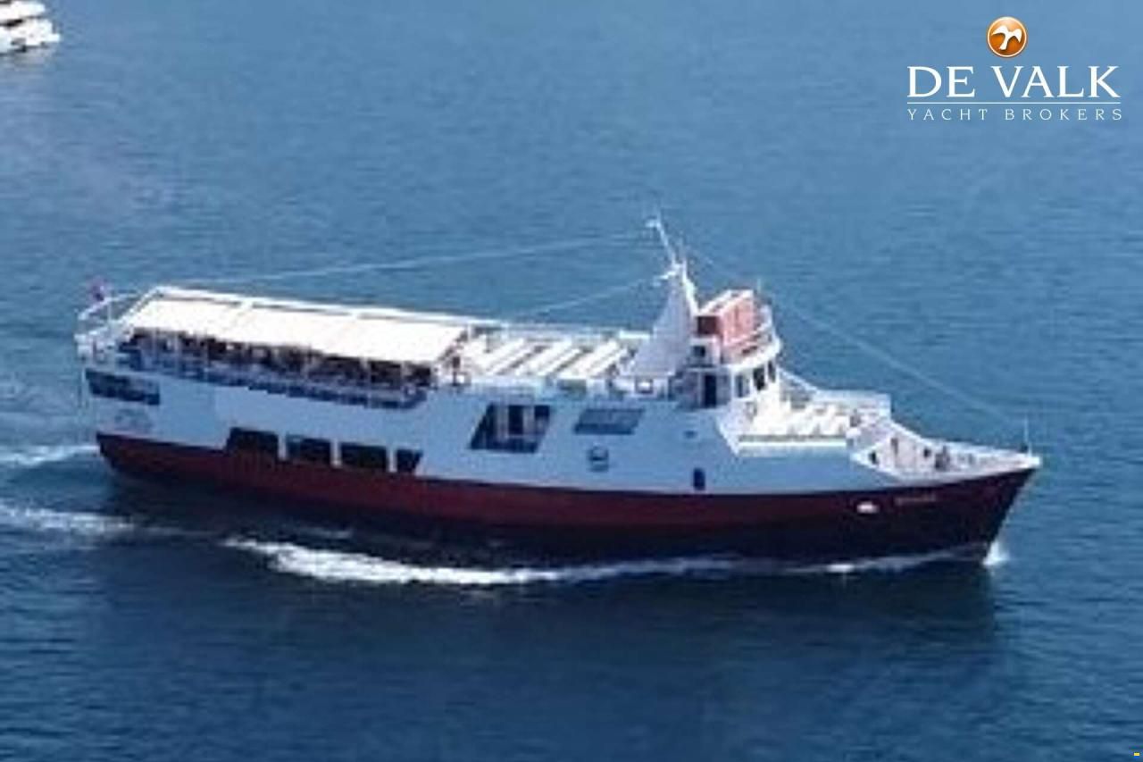 CAR/PASSENGERS FERRY 40