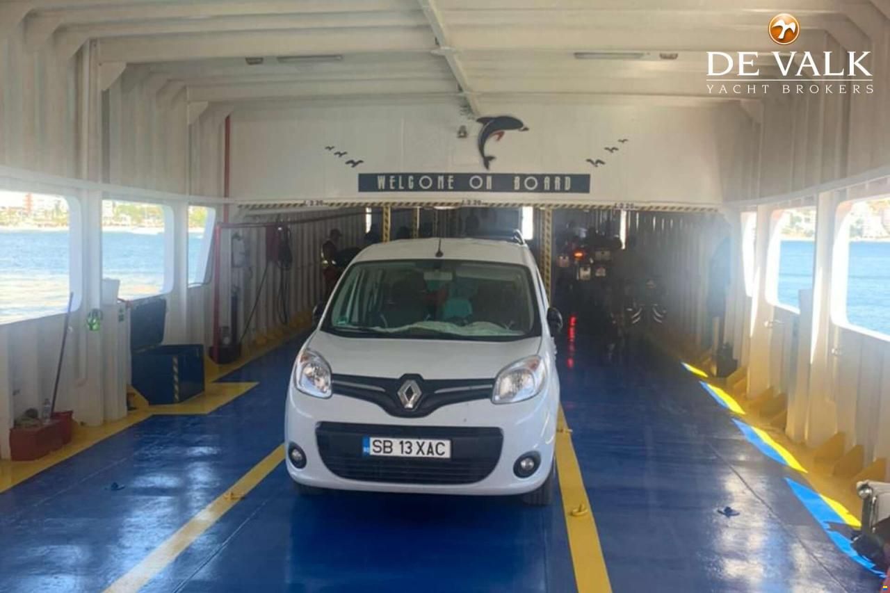 CAR/PASSENGERS FERRY 40