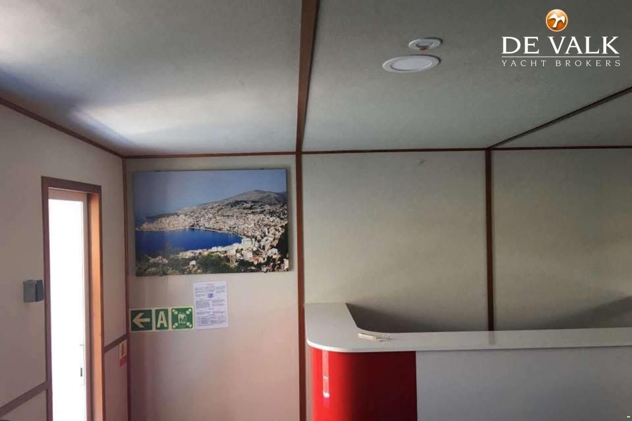 CAR/PASSENGERS FERRY 40
