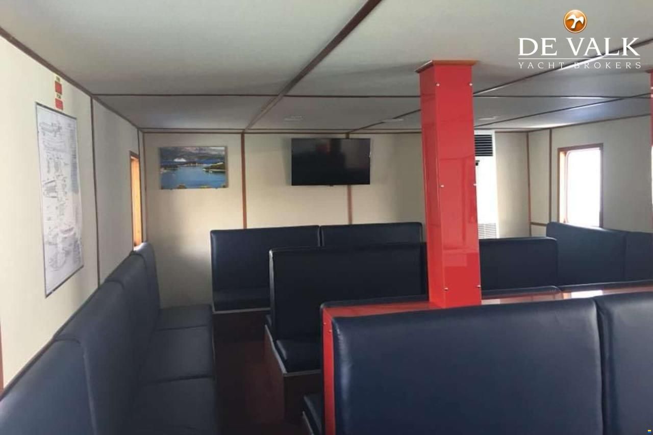 CAR/PASSENGERS FERRY 40