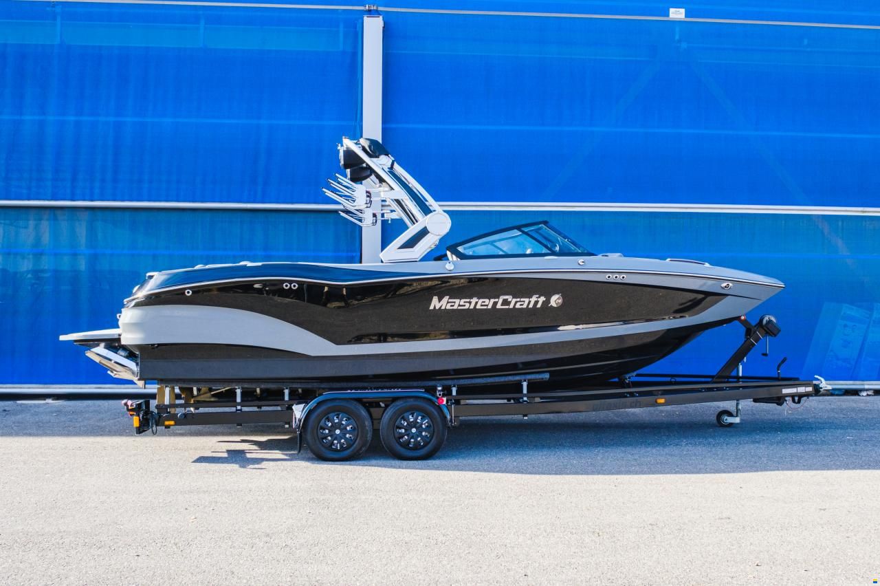 MasterCraft X24 | 2022 | Black & Grey