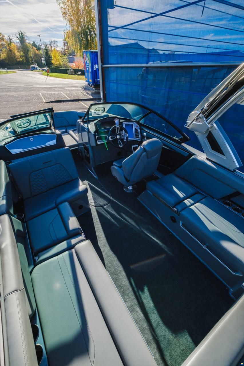 MasterCraft X24 | 2022 | Black & Grey