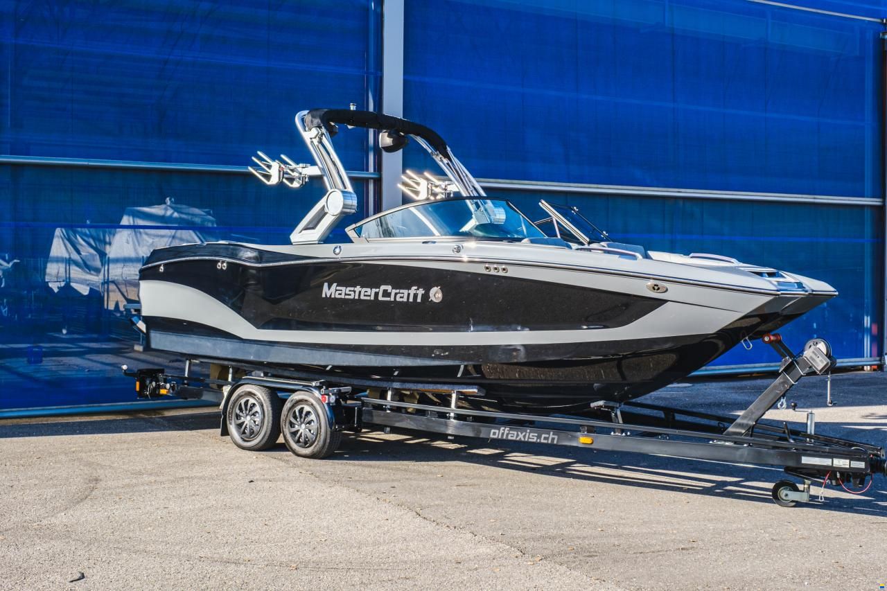 MasterCraft X24 | 2022 | Black & Grey