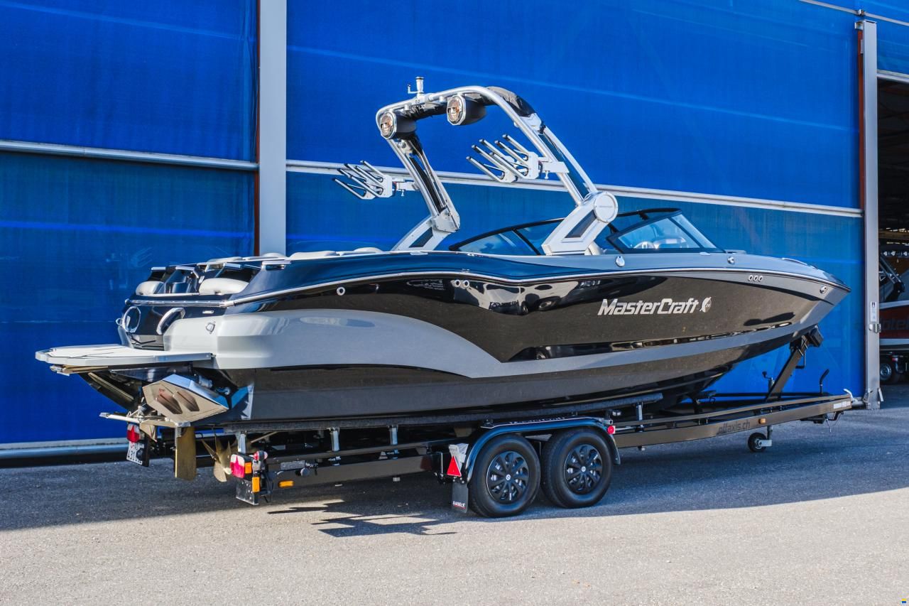 MasterCraft X24 | 2022 | Black & Grey