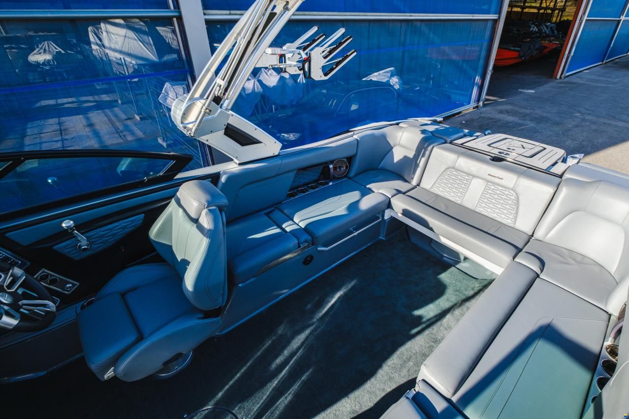 MasterCraft X24 | 2022 | Black & Grey