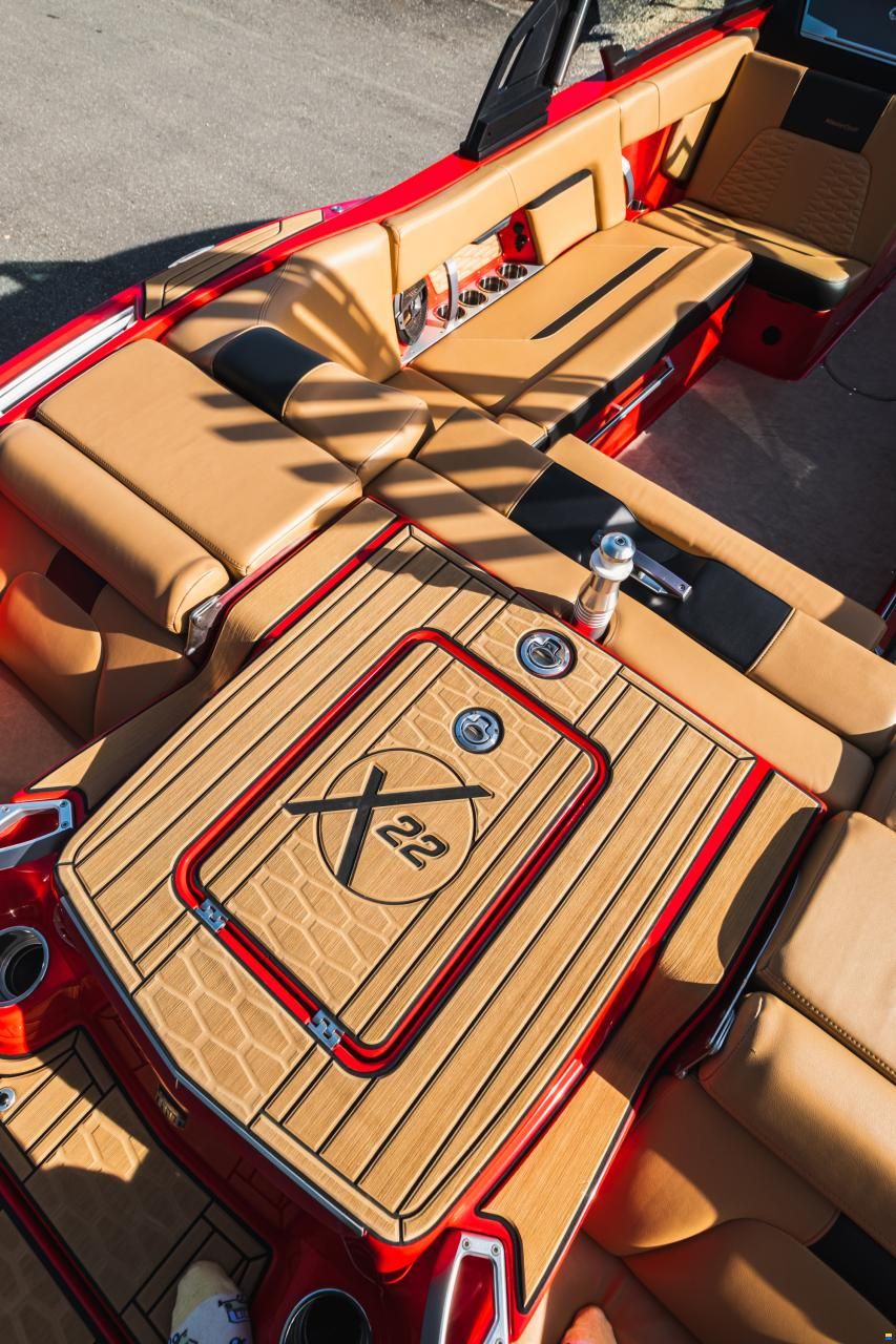 MasterCraft X22 | 2022 | red-int.beige