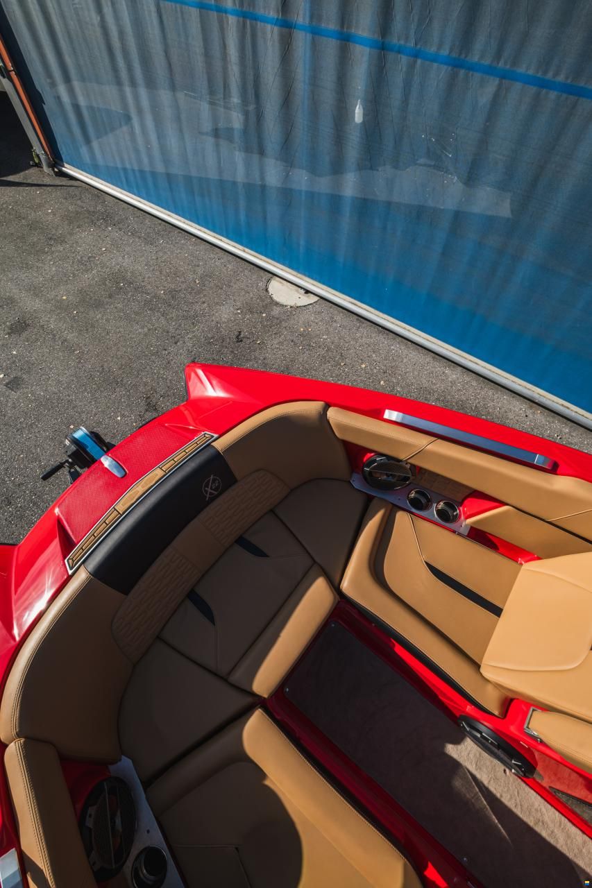 MasterCraft X22 | 2022 | red-int.beige