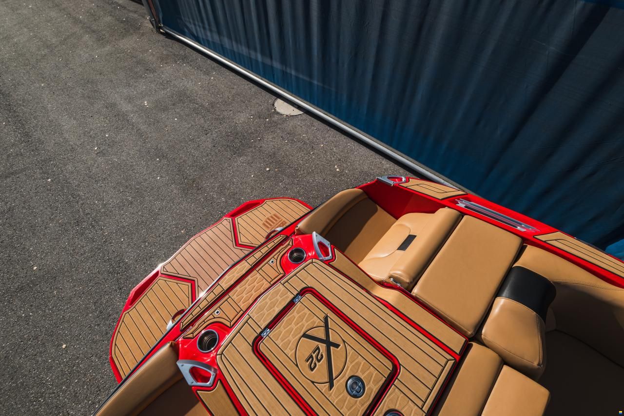 MasterCraft X22 | 2022 | red-int.beige