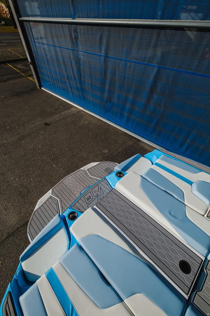 MasterCraft XT20 | 2023 | White & Blue