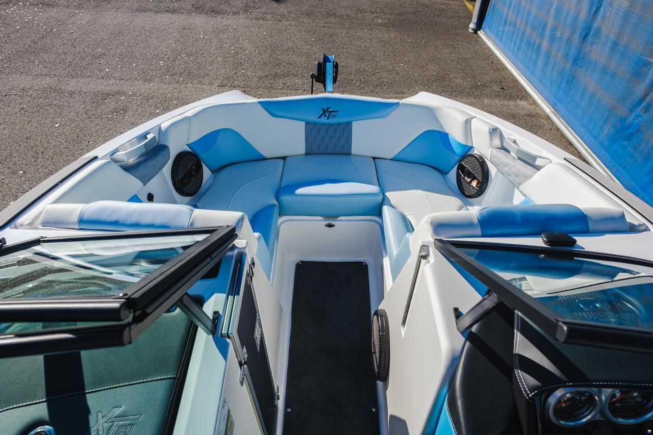 MasterCraft XT20 | 2023 | White & Blue