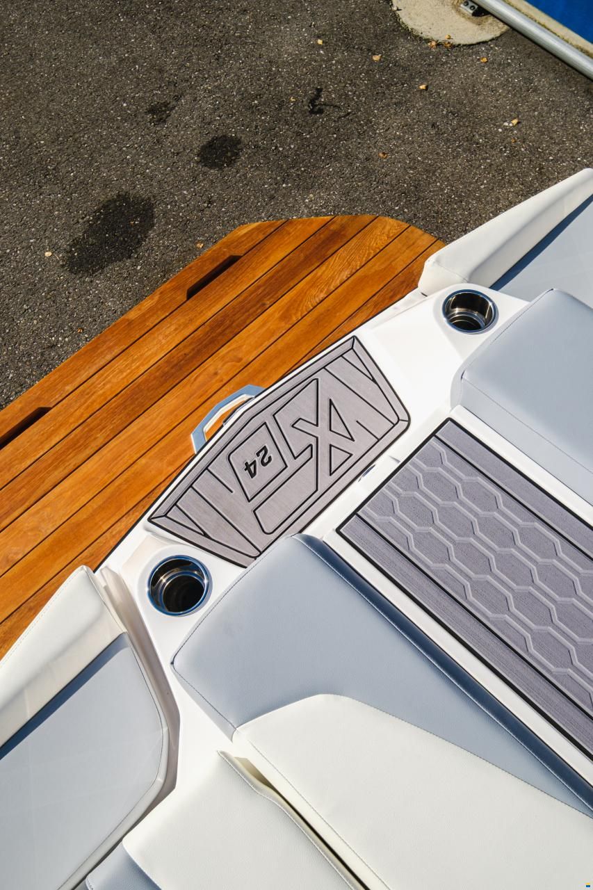 MasterCraft XT24 | 2023 | wht-turquoise