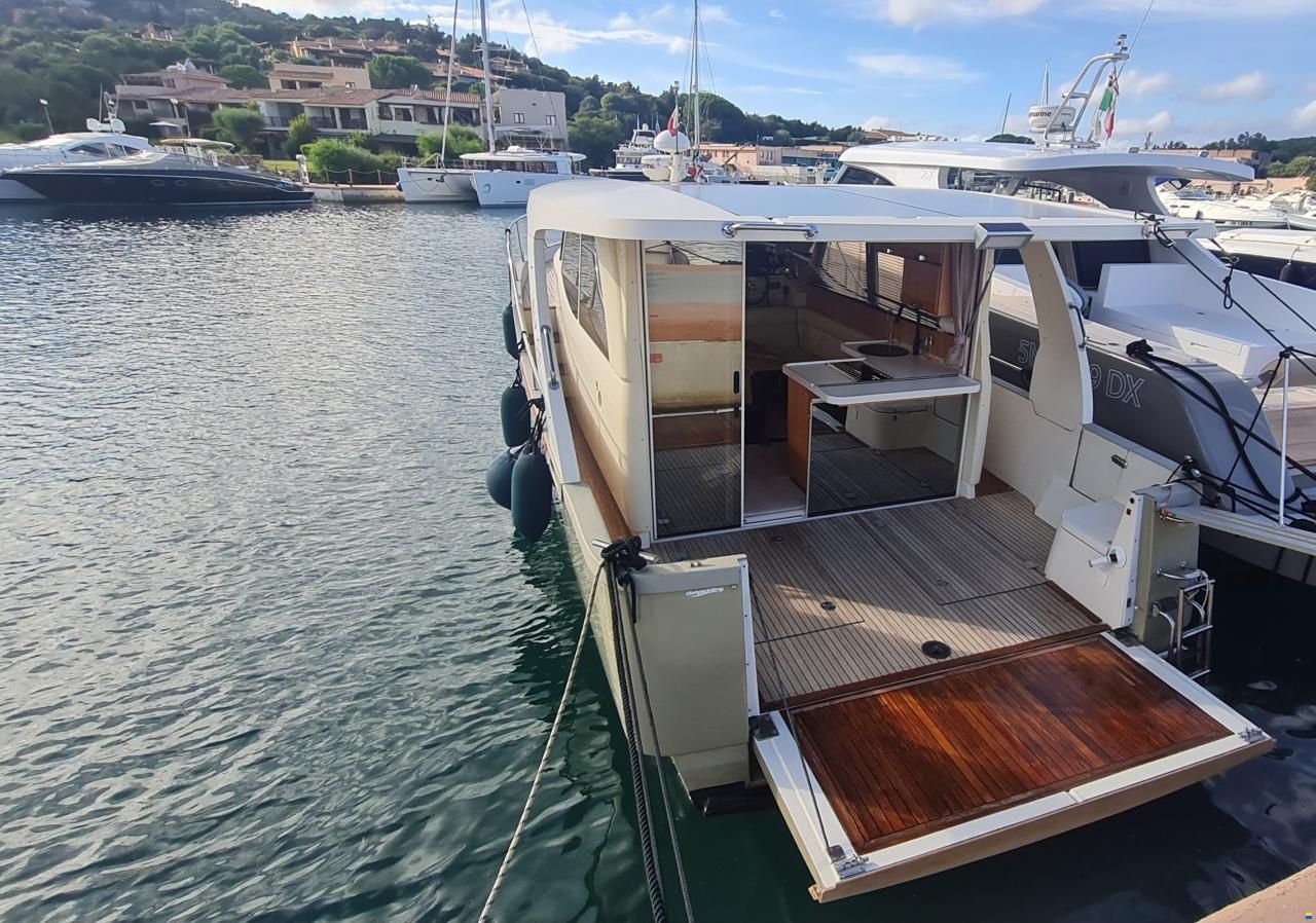 Greenline 33 Hybrid
